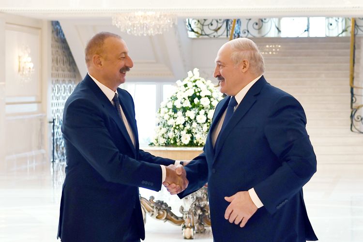 Lukaşenko: “İşğaldan azad edilmiş ərazilərdə həyatın bərpası üçün çox ağır işlər görülməlidir”