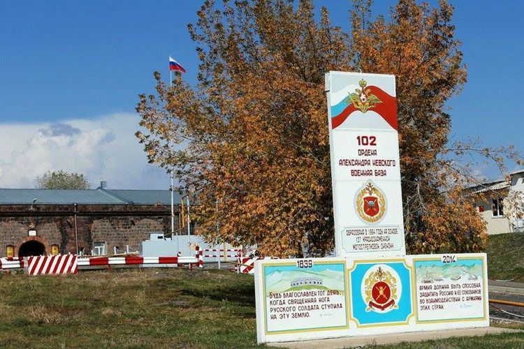 Paşinyan Ermənistanda Rusiya hərbi bazasının genişləndiriləcəyini bildirib