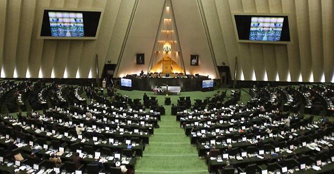 İran parlamenti işini 2 həftəlik dayandırır