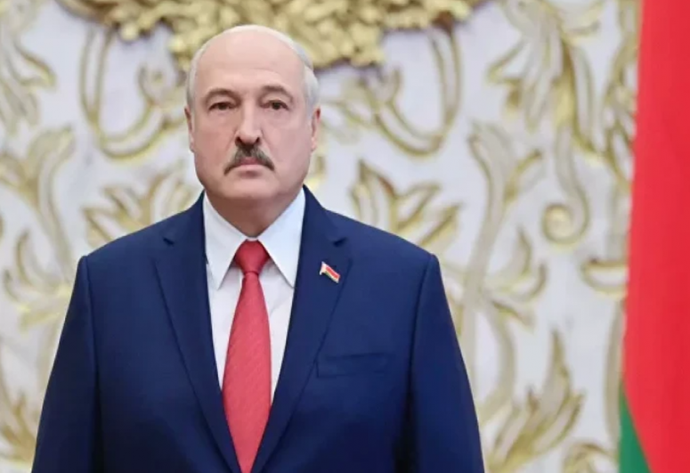 Lukaşenko növbədənkənar prezident seçkiləri ilə bağlı şərtini açıqlayıb