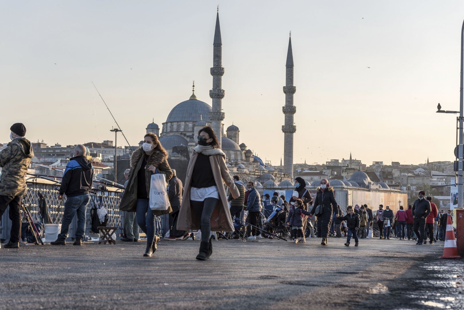 Türkiyədə son sutkada koronavirusdan 37 298 nəfər sağalıb