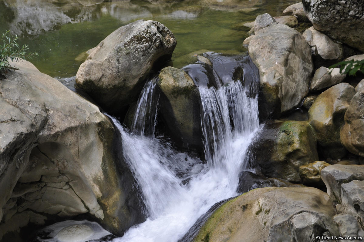 Qubada qardaşlar çaya düşüb, biri ölüb