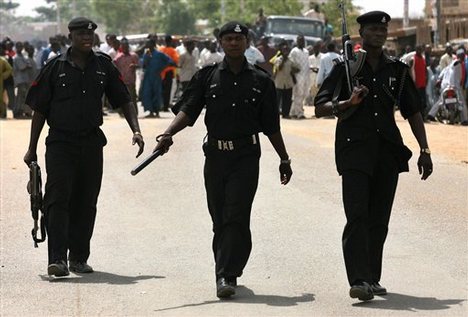 Nigeriyada 200 məktəbli şagird girov götürülüb