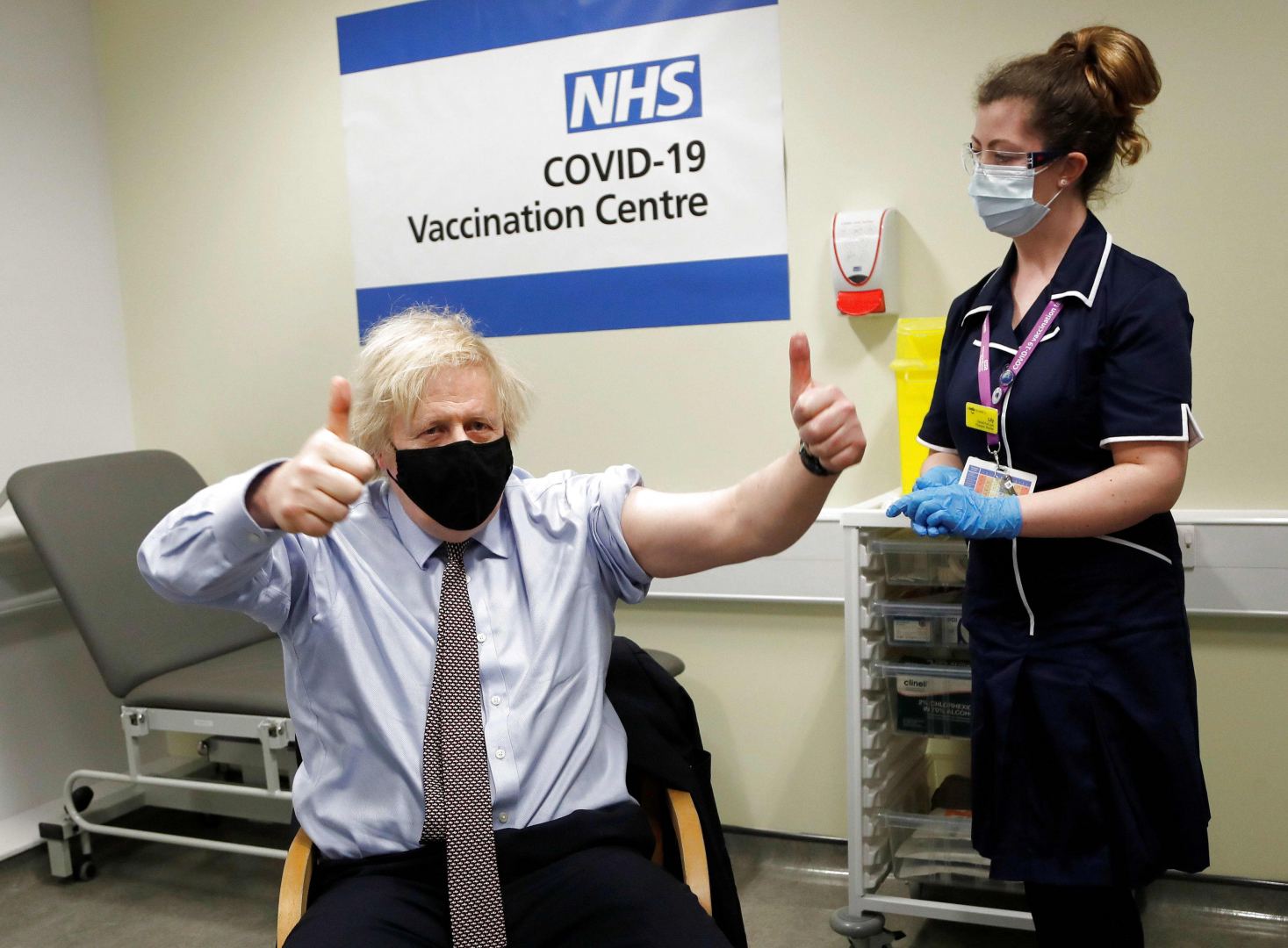 Boris Conson koronavirusa qarşı peyvəndin ikinci dozasını vurdurub