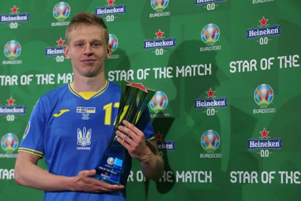 Aleksandr Zinçenko İsveç-Ukrayna matçının ən yaxşı futbolçusu seçilib
