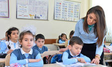 Bu gündən I-IV siniflərdə dərslər başlayır