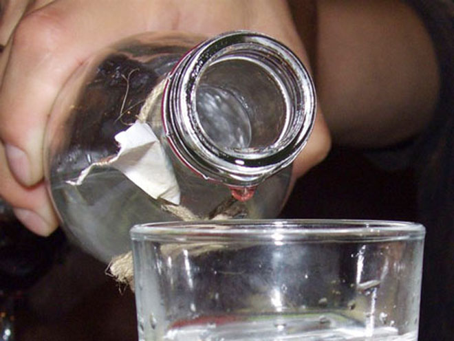 Rusiyada saxta spirtli içkidən 14 nəfər ölüb