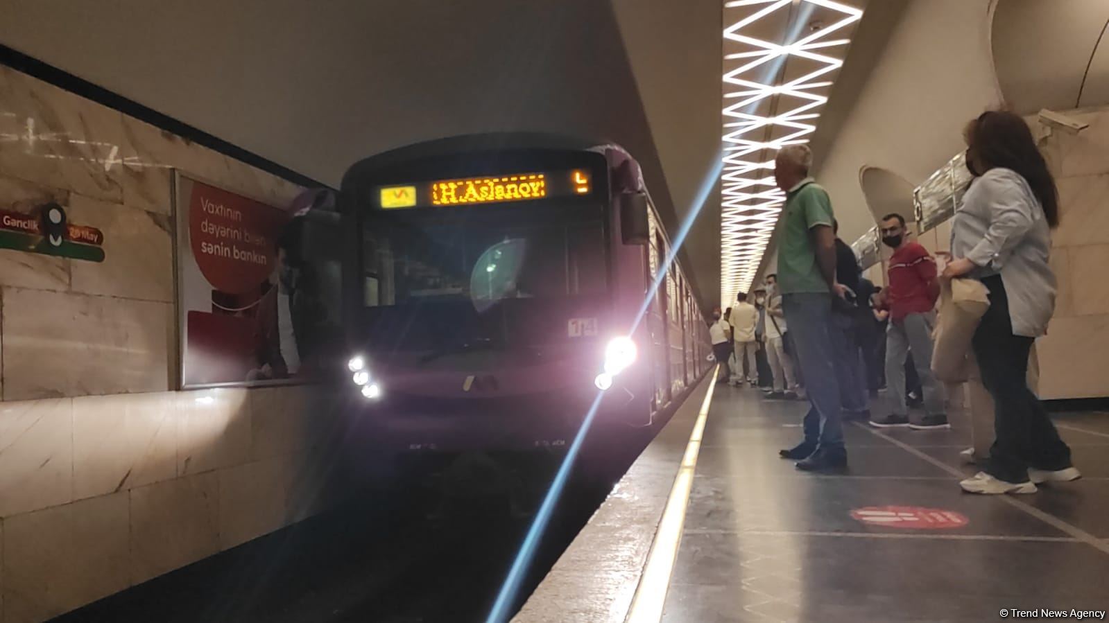 Metroda sıxlığın aradan qaldırılması üçün yeni nəzarət qrupları yaradılıb
