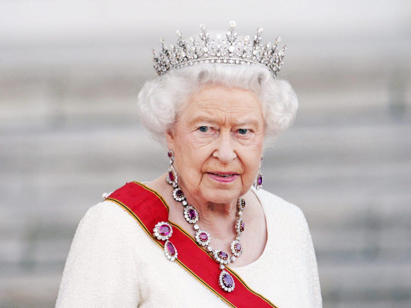 Britaniyada kraliçanın taxta çıxmasının 70 illiyini monarxiyanın ləğvi ilə qeyd etmək təklif edilib