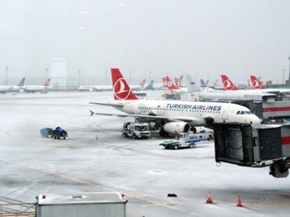 İstanbul hava limanında uçuşlar dayandırılıb