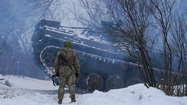 Ukrayna Donbas yaxınlığına zirehli texnika cəmləyir