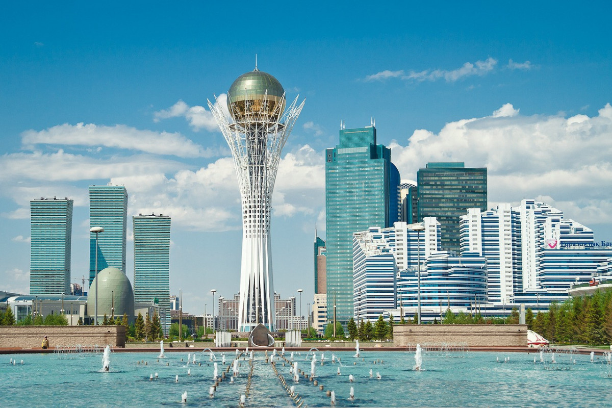 Qazaxıstan iqtisadiyyatı ötən il 4% böyüyüb