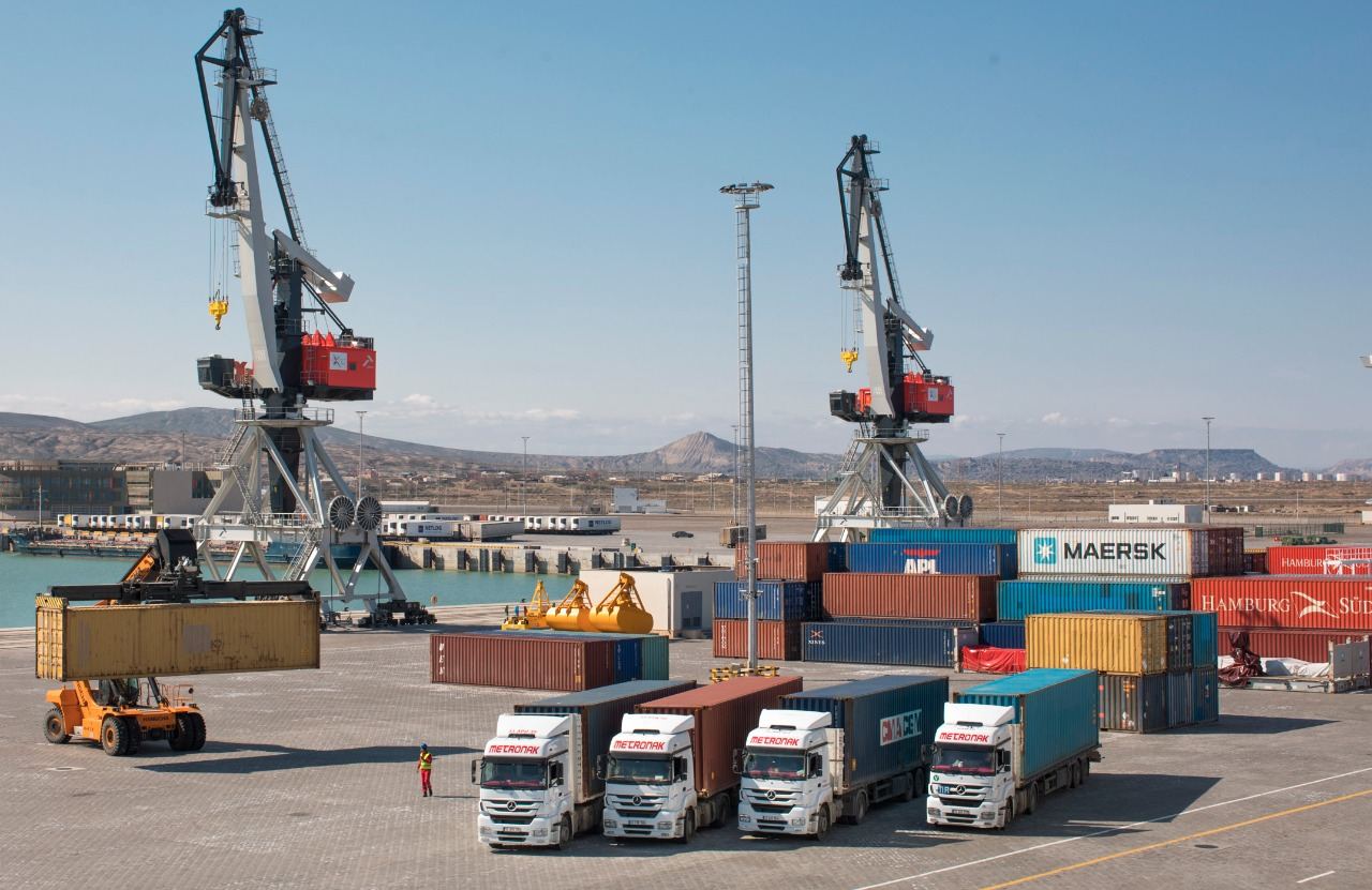 Azərbaycan regionda trans-logistika mərkəzi kimi mövqeyini möhkəmləndirir - QSC
