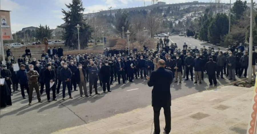 Təbriz Universitetinin müəllimləri etiraz aksiyası keçirib -FOTO