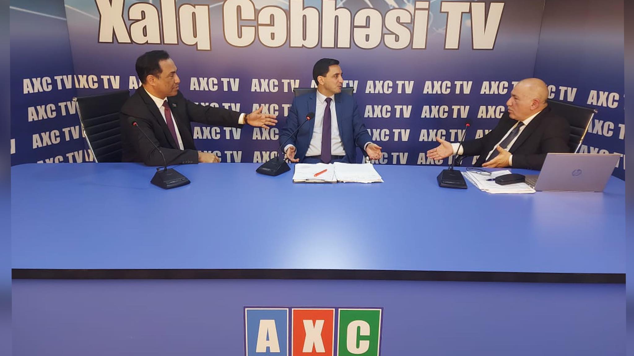 AXC TV-nin efirində Pənah Hüseynlə Elman Nəsirovun gərgin debatı