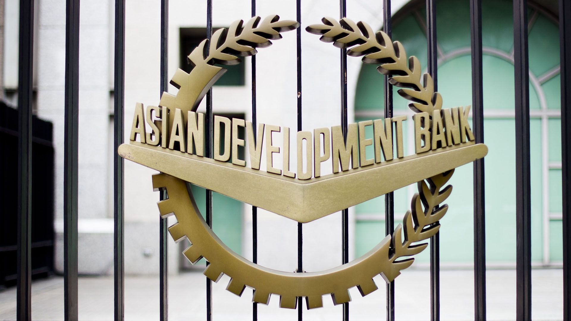 Asiya İnkişaf Bank Azərbaycanda günəş elektrik stansiyasının tikintisinə kredit ayıracaq