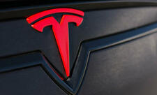 "Tesla" Çində 107 mindən çox avtomobili geri çağırır