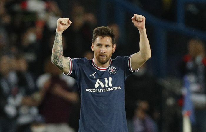 Messi karyerasında 40-cı mükafatını qazanıb
