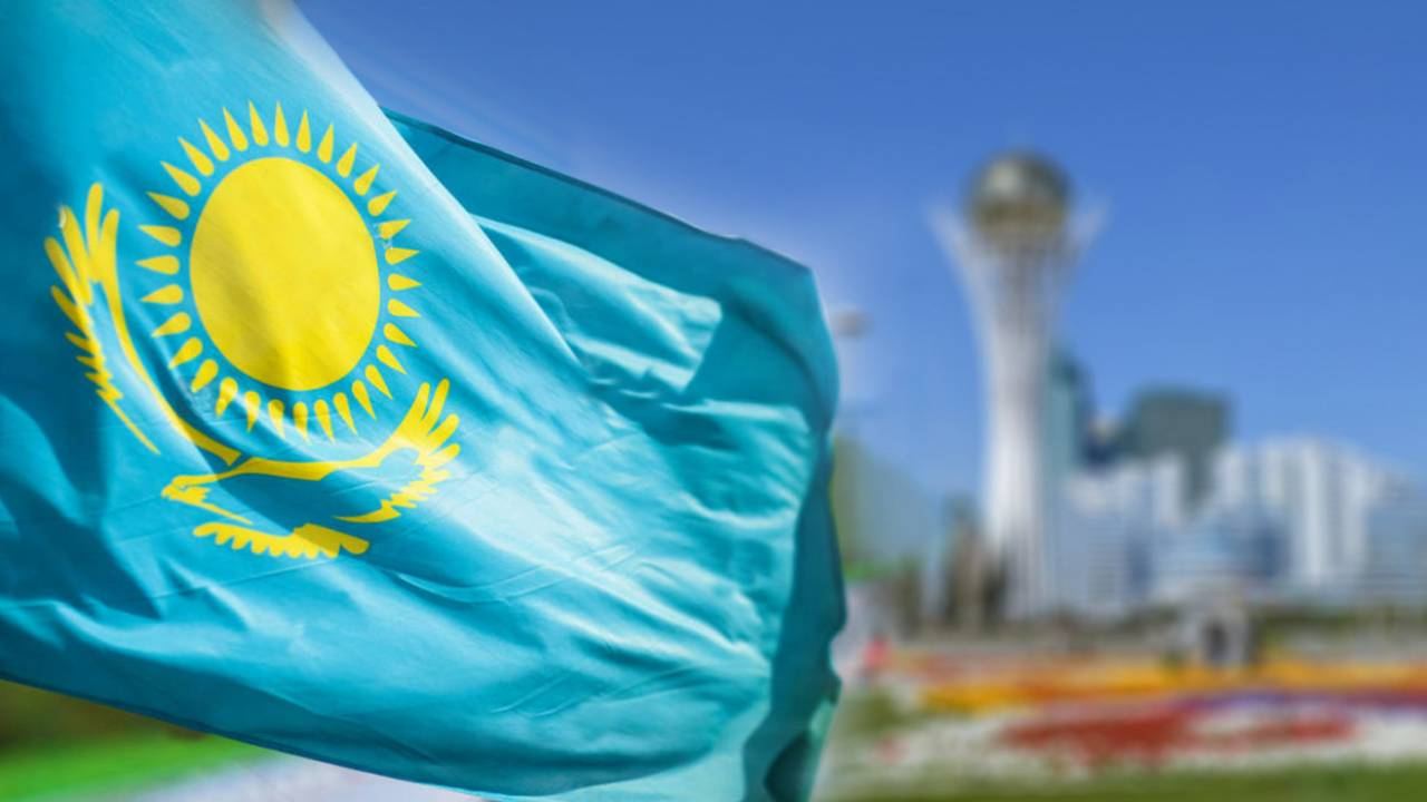 Qazaxıstan Konstitusiyasına referendumda qəbul edilən dəyişiklər qüvvəyə minib