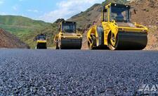 Laçın şəhərindən yan keçən yeni avtomobil yolunun asfaltlanmasına başlanılıb - FOTO