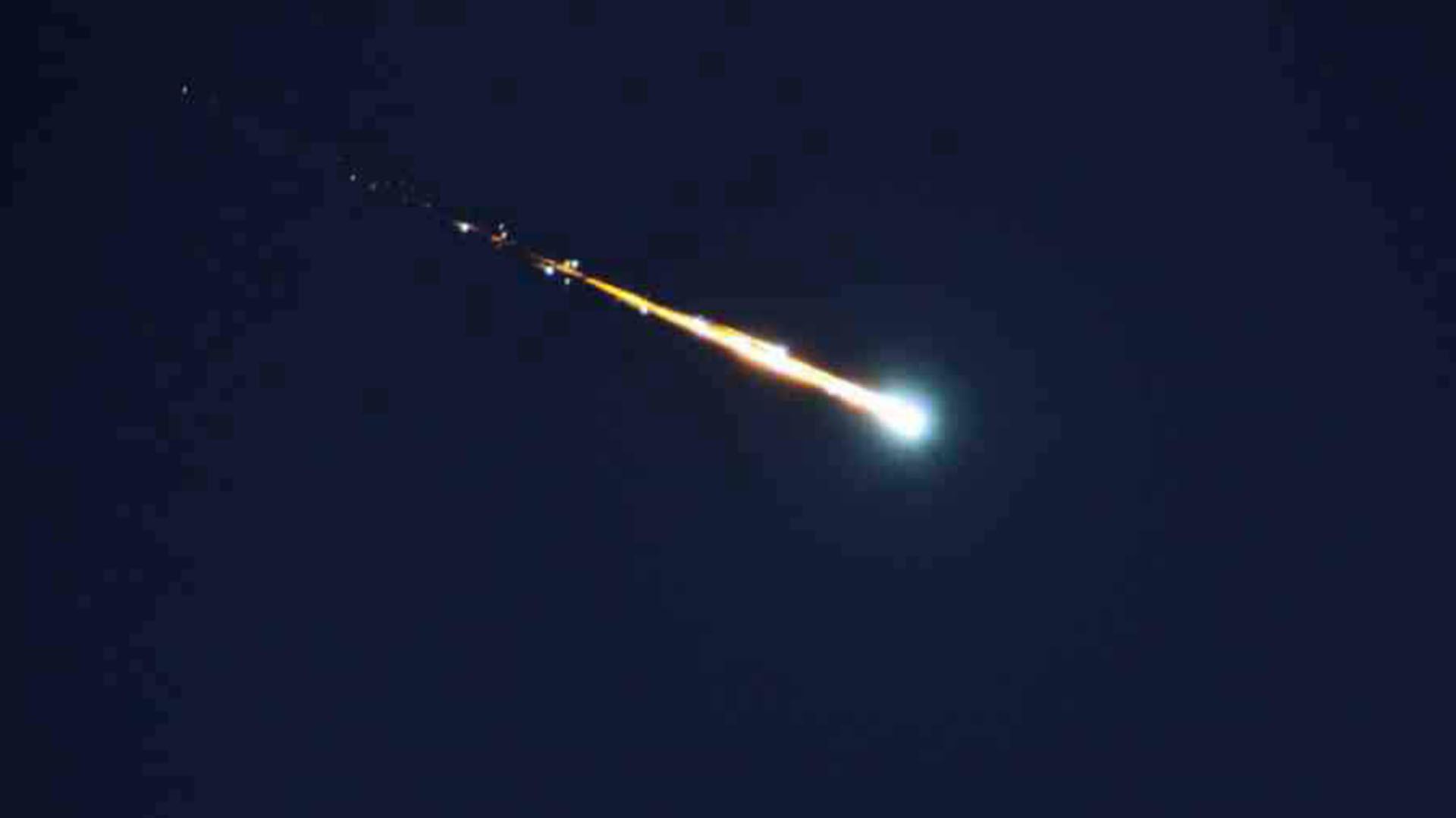 Yaponiya üzərində səmada meteorit uçub