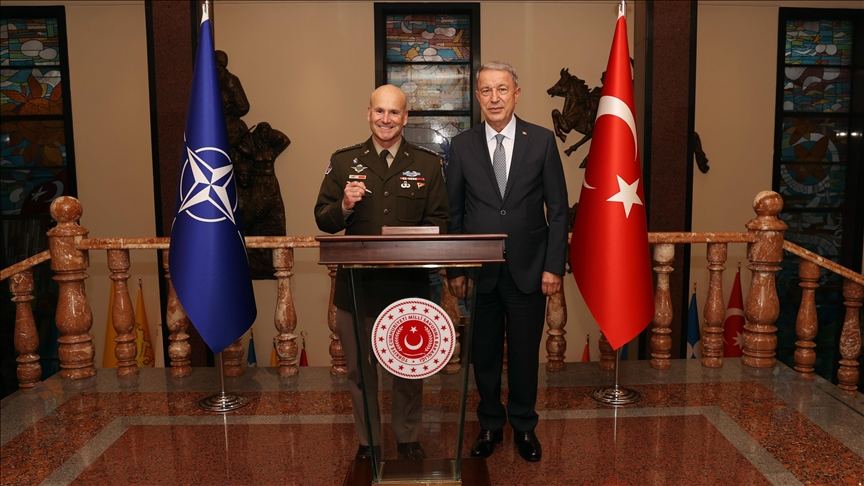 Türkiyənin müdafiə naziri Avropadakı Birləşmiş Qüvvələrin Ali Baş Komandanını qəbul edib
