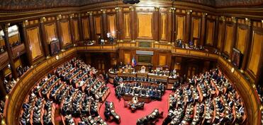 İtaliyada parlament seçkilərinin ilkin nəticələri açıqlanıb