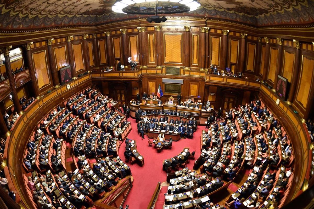 İtaliyada parlament seçkilərinin ilkin nəticələri açıqlanıb