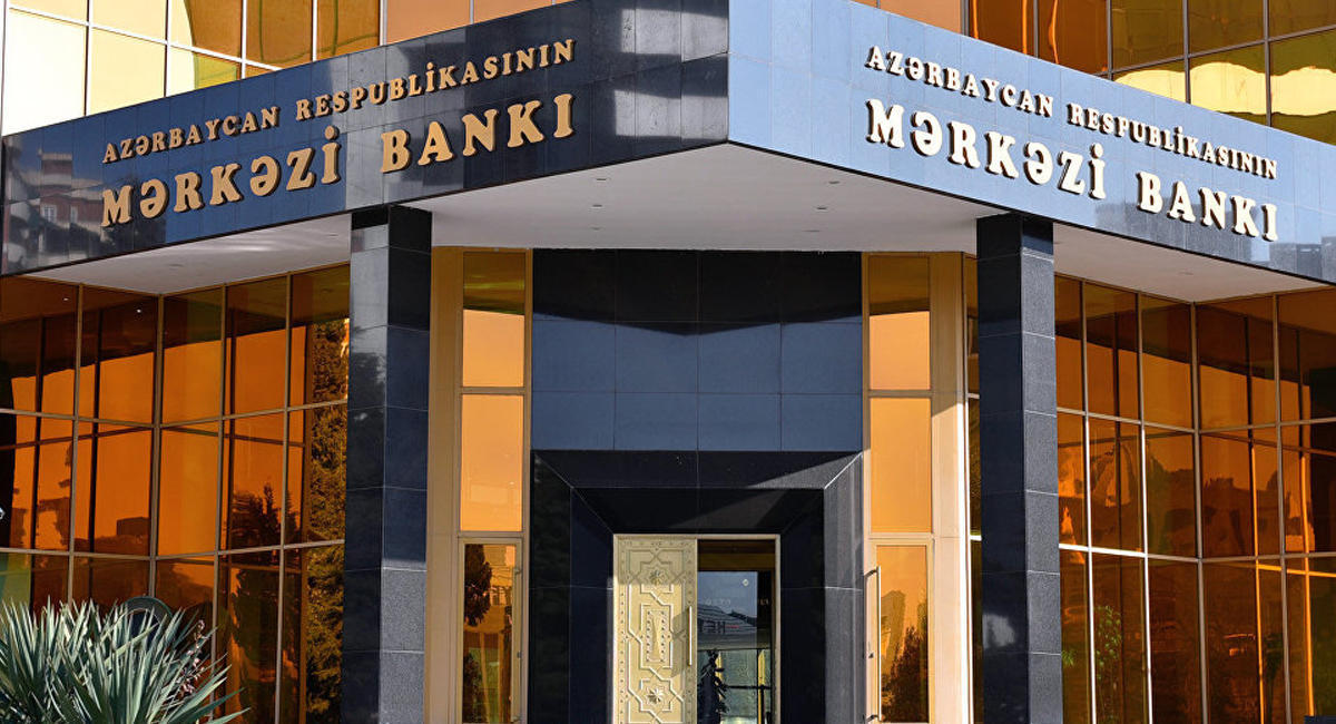 Mərkəzi Bank 2 valyuta mübadilə məntəqəsinin vəzifəli şəxslərini cərimələyib