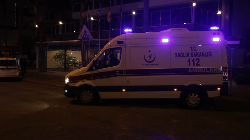 Türkiyədə polis maşını aşıb, 17 nəfər yaralanıb