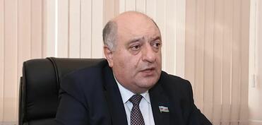 Deputat: Məktəblərin yaxınlığında köşklər qoyulub, dənə-dənə siqaretlər satılır