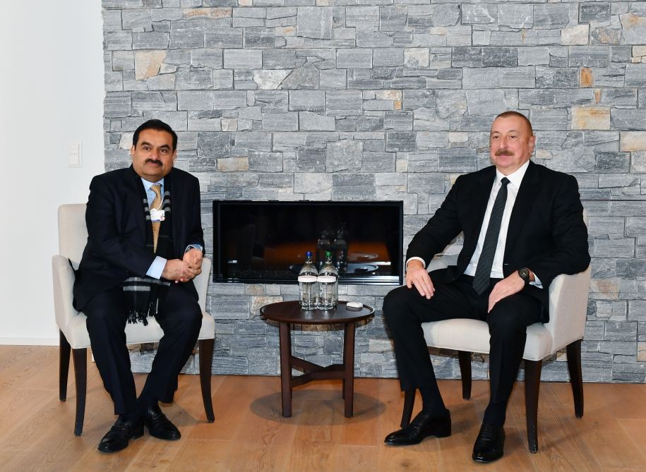 Prezident İlham Əliyev Davosda "Adani Group" şirkətinin təsisçisi və sədri ilə görüşüb - FOTO