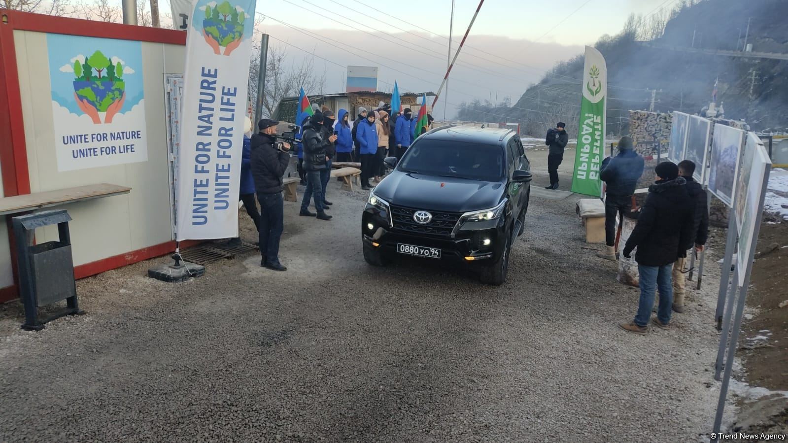 Rusiya sülhməramlılarına məxsus minik avtomobili Laçın yolundan keçib - FOTO