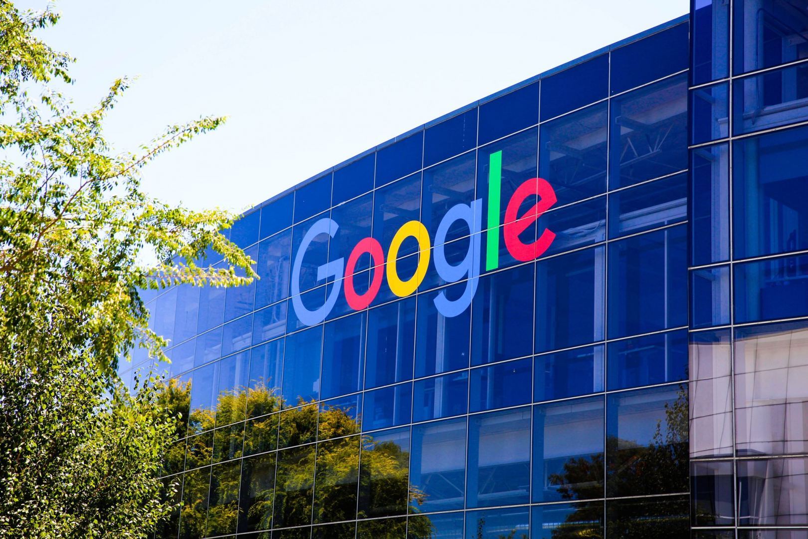 ABŞ Ədliyyə Nazirliyi "Google"a qarşı iddia qaldırıb