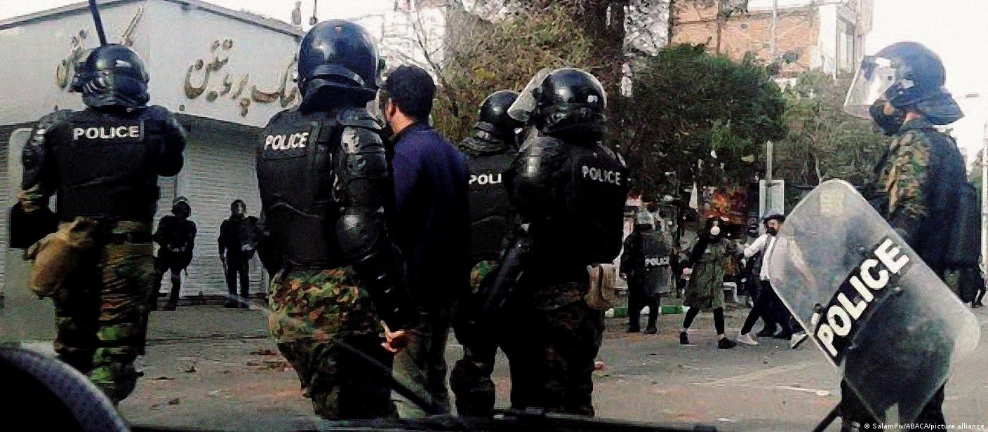 İranın cənub-şərqində iki polis həlak olub