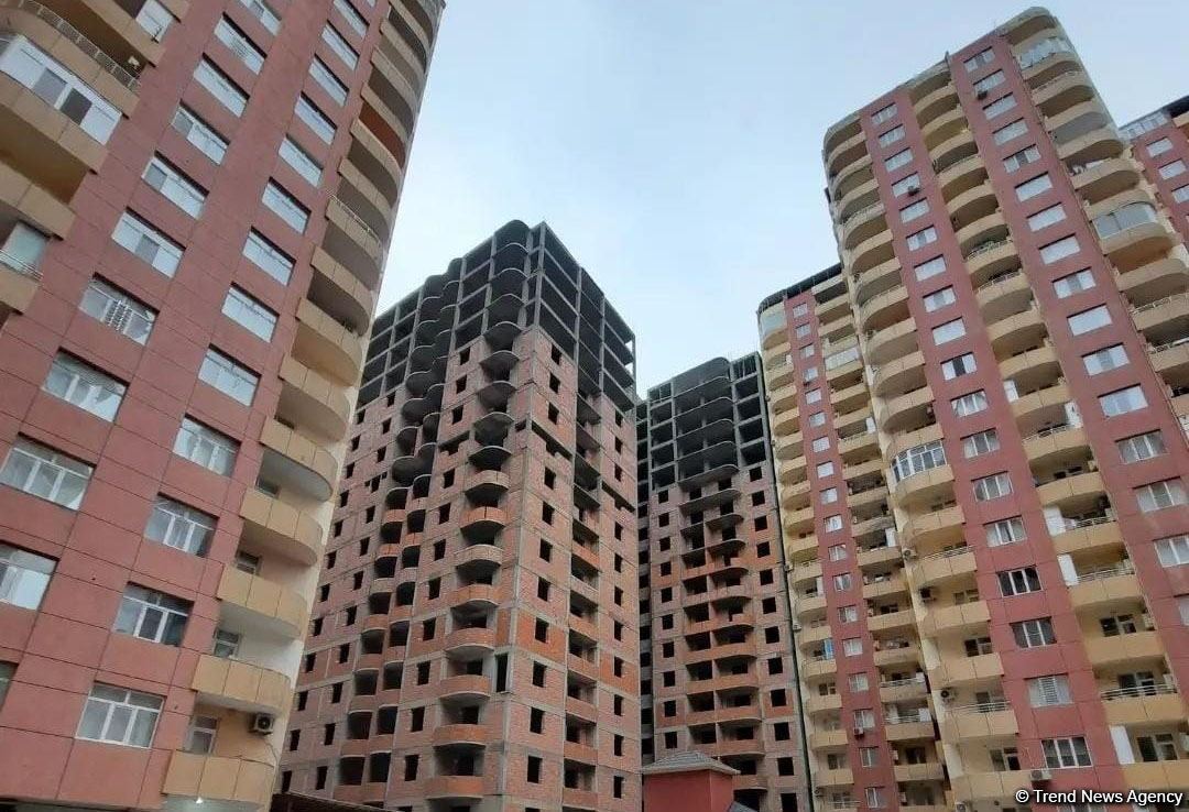 Ötən il 963 tikinti obyektində işlər dayandırılıb