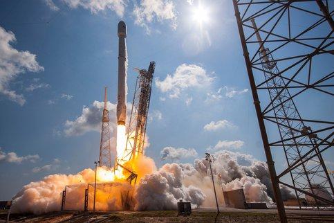 "SpaceX" şirkəti "Starlink" İnternet peyklərinin yeni partiyasını orbitə çıxaracaq