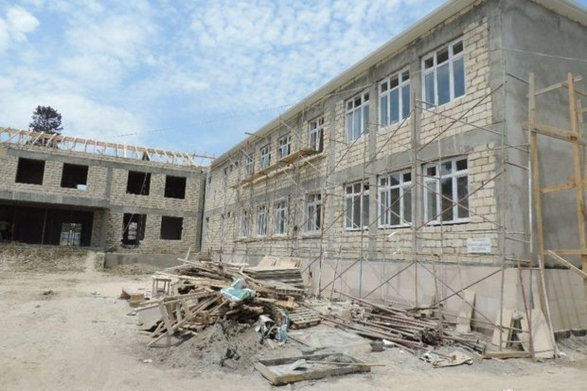 Tikintisi aparılan peşə məktəblərinin sayı açıqlanıb