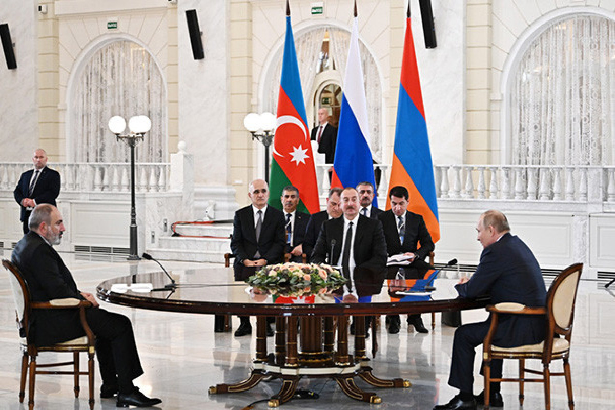 Kreml: Putin üçtərəfli görüşdən əvvəl Azərbaycan və Ermənistan liderləri ilə ayrılıqda danışacaq