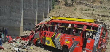 Hindistanda avtobus qəzaya uğrayıb, 10 nəfər ölüb