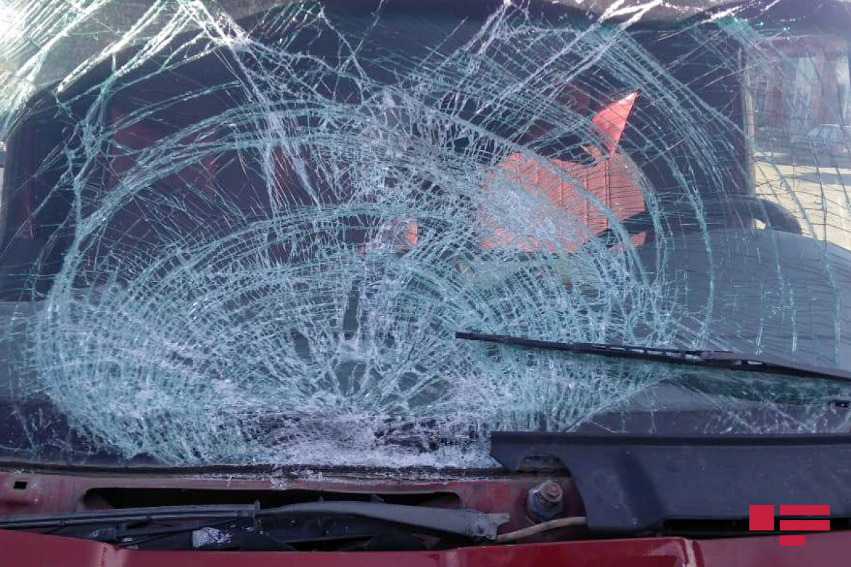 Bakıda 18 yaşlı sürücü piyadanı vuraraq öldürüb