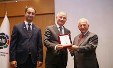 Bu gün Ankarada Türk Ağsaqqalları Birliyi- TAİB və Türkiyədəki Azərbaycan İş İnsanları Birliyinin birgə təşkilatçılığı ilə Ulu Öndər Heydər Əliyevin və Türkiyə Cümhuriyyətinin 100 illiyinə həsr olunmuş, “Türkiye-Türk Dünyası Yüzyılı: siyasi, iqtisadi əlaqələrdə yeni yanaşma modeli” adlı  konfrans keçirilib