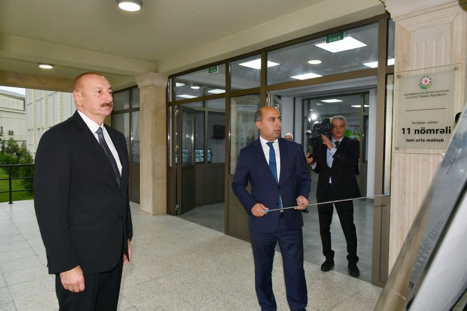 Prezident İlham Əliyev Xırdalan şəhər 11 nömrəli tam orta məktəbin yeni binasının açılışında iştirak edib - FOTO