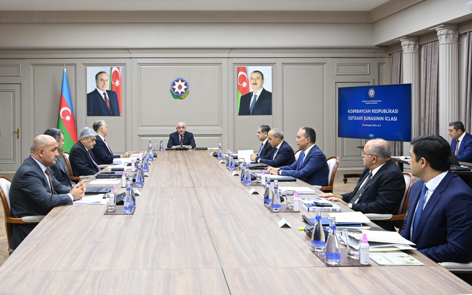 İqtisadi Şuranın vergi və gömrük qanunvericiliyi aktlarına təklif olunan dəyişikliklərə həsr olunmuş iclası keçirilib