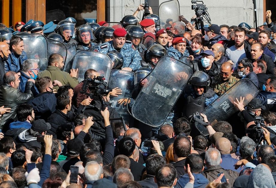 İrəvanda etirazçıların kütləvi həbsi başlayıb