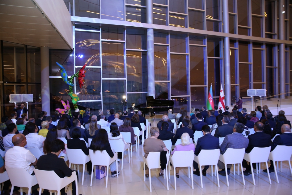 Məşhur pianoçu Elisso Bolkvadze Heydər Əliyev Mərkəzində çıxış edib