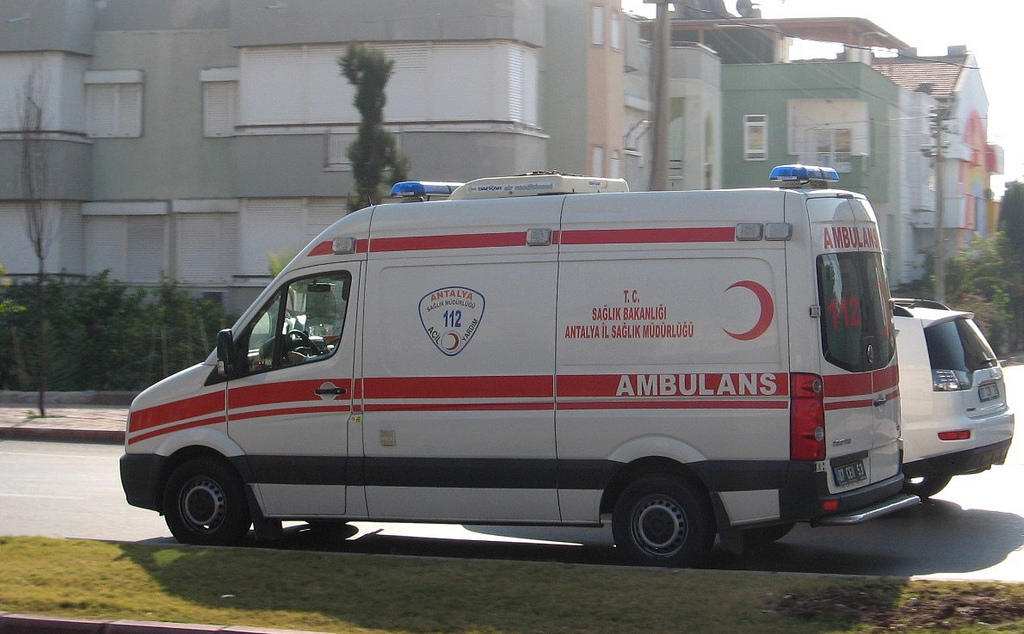 Türkiyədə baş verən partlayış nəticəsində 2 polis əməkdaşı xəsarət alıb - Türkiyə DİN