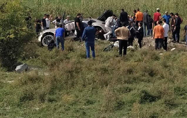 Yevlaxda içərisində 5 qadının olduğu “Porsche” aşdı - VİDEO