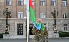 Prezident İlham Əliyev Xankəndi şəhərində Azərbaycan Respublikasının Dövlət Bayrağını ucaldıb və çıxış edib (FOTO) (YENİLƏNİB) (VİDEOYAYIM)
