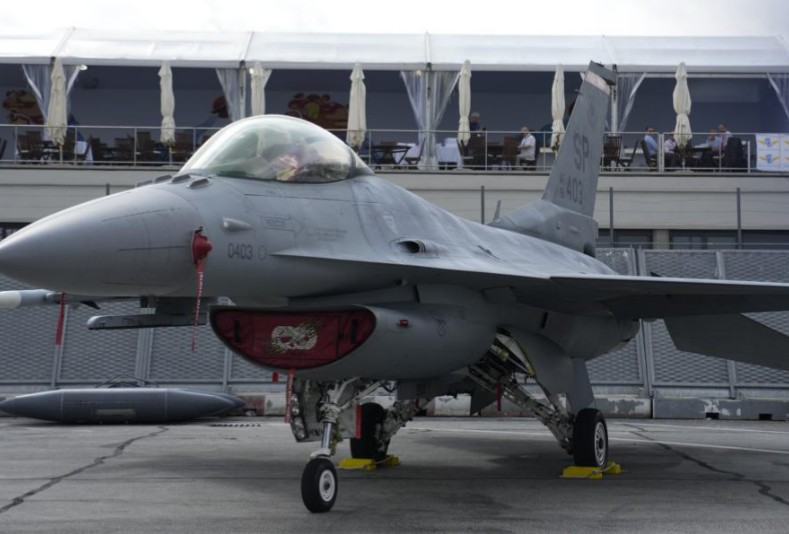 Amerikaya məxsus F-16 qırıcısı Sarı dənizdə qəzaya uğrayıb